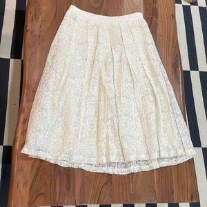 Ivory lace skirt - size large